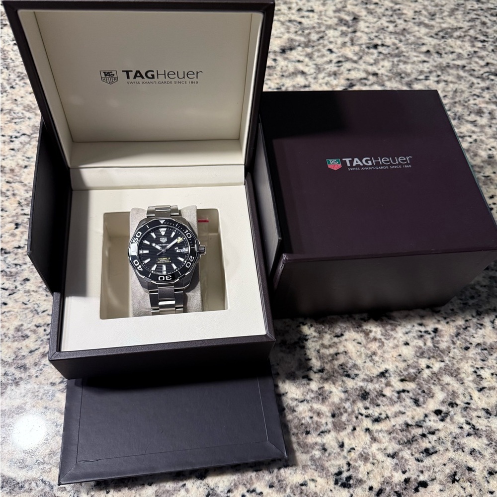 Tag Heuer Aquaracer 300m Caliber 5 Black and Silver Luxury Watch 43mm